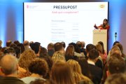 Imatge de la directora de l'Agència Catalana de Turisme, Arantxa Calvera, explicant les novetats de la campanya turística d'enguany.