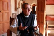 Rafel Barruè, abat del Monestir de Poblet, parlant durant l'entrevista feta per l'ACN
