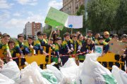 Alguns dels alumnes reusencs que han participat en la recollida de residus.