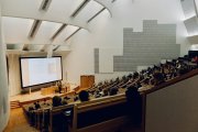 Imatge d'arxiu d'una aula universitària.