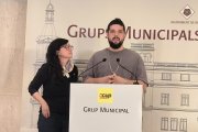 La portaveu de la CUP, Mònica Pàmies, i el regidor Arnau Martí.