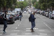 L'avinguda Prat de la Riba té actualment tres carrils de circulació per a vehicles.