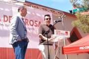 Fran Morancho fent el seu discurs al costat de Berni Alvarez