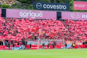 Imatge del Nou estadi amb l agrada de Gol Nord plena.