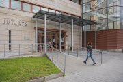 Fotografia d’arxiu de l’exterior dels Jutjats de Reus, situats a l’avinguda de Marià Fortuny. Es considera que el Jutjat 1 del Social està «sobresaturat».