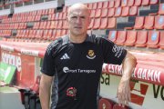 L'entrenador del Nàstic, Luis César, a la graderia del Nou Estadi Costa Daurada, aquest dimecres després de l’entrenament.