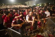 Imatge dels aficionats que van viure la final del play-off des del parc del Francolí de Tarragona