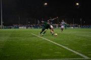 El lateral dret del Nàstic, Migue Leal, defensant amb tot una de les accions de la final contra la Real Sociedad B.