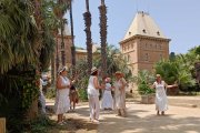 Més del 40% dels visitants s’han vestit d’època o íntegrament de blanc a l’estil indià.