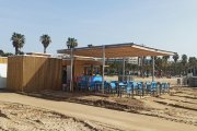 Una de les guinguetes autoritzades de Salou, a la platja de Llevant.