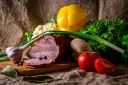 Imatge de diversos aliments vegetals i animals.