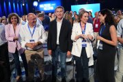 Imatge d'arxiu del líder del PP, Alberto Núñez Feijóo, amb Dolors Montserrat, Miguel Tellado, Cuca Gamarra i Isabel Díaz Ayuso, al congrés dels populars a Madrid
