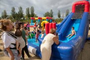 Ahir es van tornar a programar activitats amb aigua com la festa de l’escuma i els tobogans d’aigua.