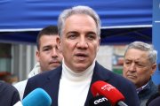 Imatge d'arxiu del vicesecretari de Coordinació de Política Autonòmica i Local del PP, Elías Bendodo, en una atenció als mitjans