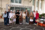 Presentació teatralitzada de la Fira de Santa Teresa al Mercat Municipal del Vendrell a càrrec del Grup de Teatre de La Lira Vendrellenca.