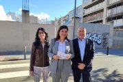 Elisa Vedrina, diputada al Congrés dels Diputats, acompanyada dels regidors del PP a Reus.