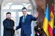 Imatge del president del govern espanyol, Pedro Sánchez, i el president d'Ucraïna, Volodímir Zelenski, durant la visita del líder ucraïnès a Madrid