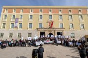 Imatge de la concentració al davant de la Diputació.