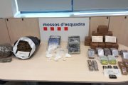 Els Mossos intervenen a Reus dos homes per tràfic de drogues