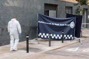 La policia científica en l'escenari d'un crim.