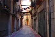 Imatge d'un carrer del centre històric de Valls.