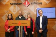 Mar Lleixà, alcaldessa de Tortosa, amb els regidors Maria Jesús Viña, Víctor Grau, Jordi Jordan.
