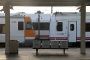 Imatge d'un tren aturat a l'estació de Tarragona