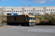 Un camió circula en un polígon industrial de l’Alt Penedès.