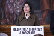 La consellera d'Interior, Núria Parlon, durant la roda de premsa a l'Ajuntament de Barcelona