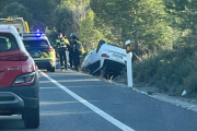 Imatge del vehicle bolcat a la N-240 a Tarragona