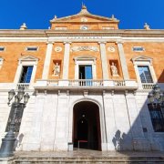 Imatge de la façana del Palau Municipal de l’Ajuntament de Tarragona.