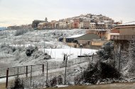 Horta de Sant Joan emblanquinada per la primera nevada d'aquest dijous.