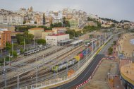 Un tren de mercaderies a l’estació de Tarragona.