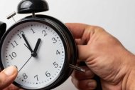 El objetivo del cambio de hora es optimizar el uso de la luz solar y reducir el consumo energético.