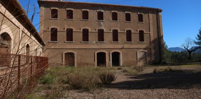 Exterior del centre d'interpretació de l'hospital del Molar, que actualment està tancat al públic.