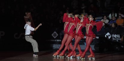 Fotografia de l'espectacle 'Trencadís: De la Natura a la Llum', celebrat en el marc de l'Any Gaudí al Pavelló Olímpic.