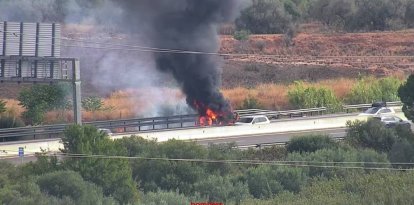 Imatge de l'incendi a l'AP-7
