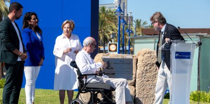 S’ha instal·lat una placa commemorativa en honor a Pujol a la rotonda del Pont de la Petxina.