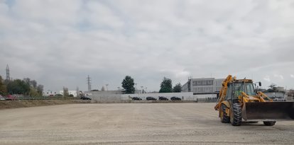 Treball de manteniment de l'aparcament dissuasiu del Pi del Burgar.