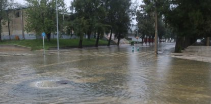 Imatge d'un dels carrers d'Amposta afectats pel temporal