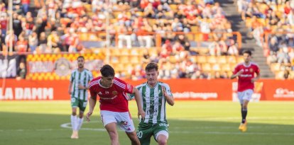 El jugador del Nàstic Marc Montalvo durant el duel contra l'Antequera del darrer diumenge.