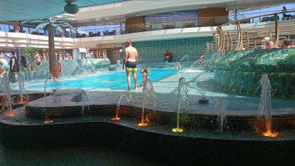 Piscina MSC Splendida amb sostre abatible