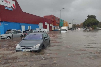 El pas de la DANA provoca un col·lapse a les entrades de Tarragona