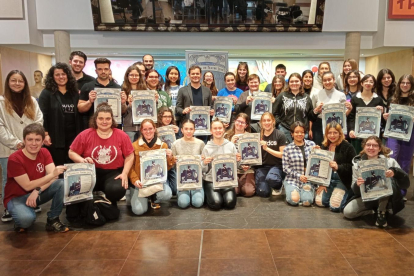 L’acte de presentació de la 31 Mostra de Teatre Jove va tenir lloc al vestíbul del Teatre Tarragona.