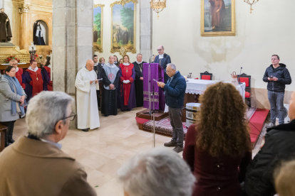 Alguns dels assistents van agrair l’ambient íntim del servei.