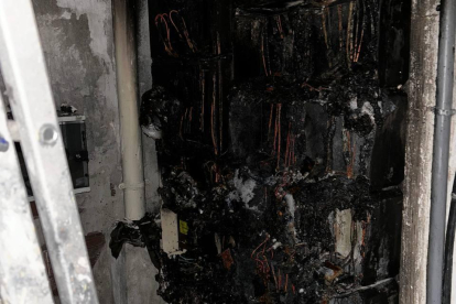 Imatge de com va quedar la sala de comptadors després de l'incendi.