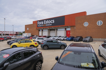 Autokolecció està fent ús de la finca on es vol instal·lar Aldi.