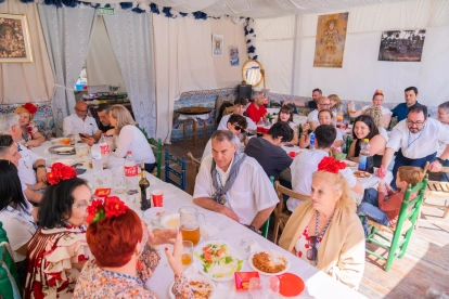 Les casetes de la romeria es van instal·lar aquest cap de setmana al voltant del Santuari del Llorito.