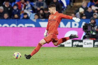 El porter Dani Rebollo durant un partit amb el Real Zaragoza.