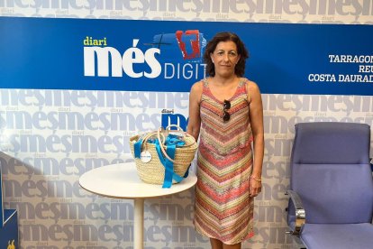 M. Francina Rodríguez recull la cistella de Caprabo i Diari Més